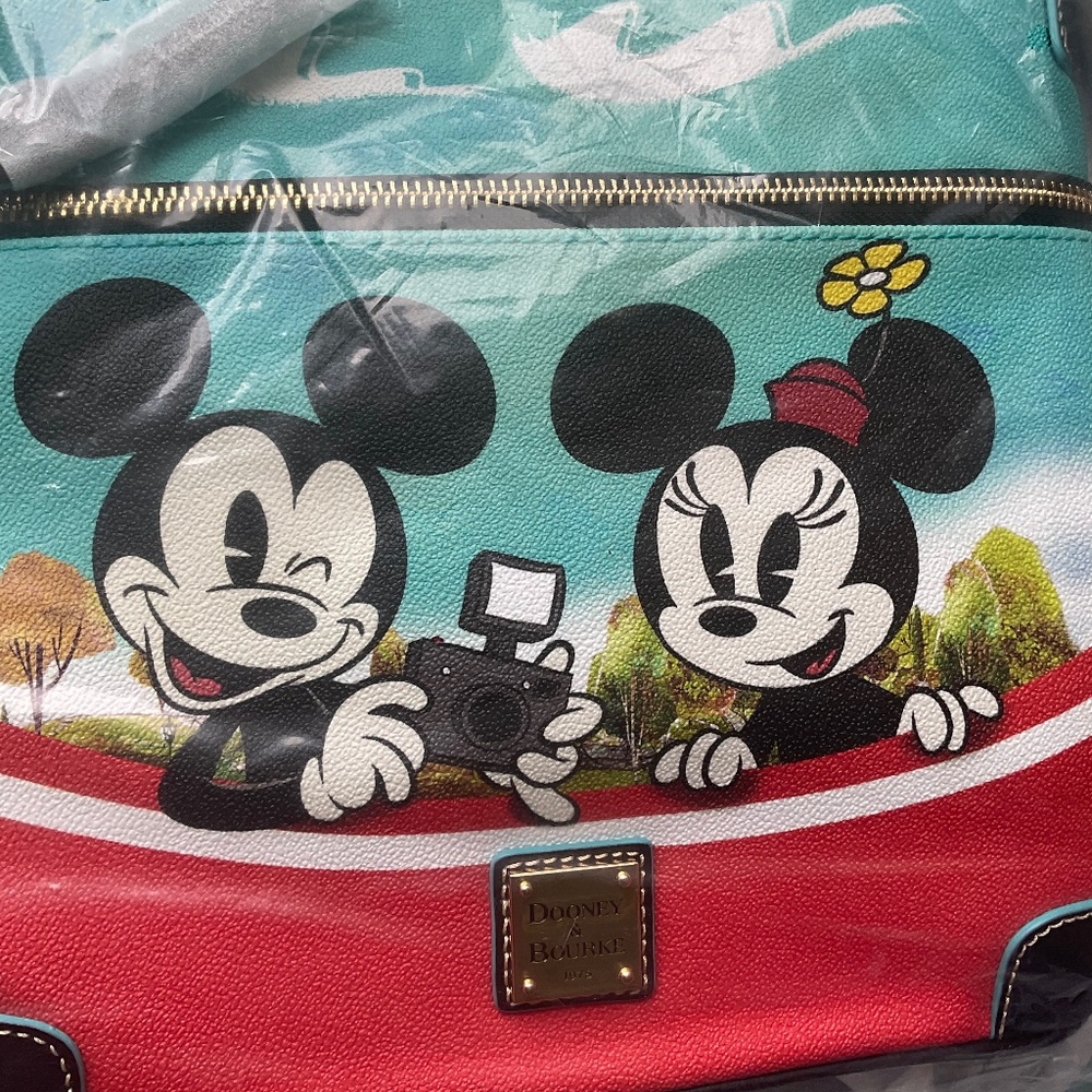 Disney Dooney and bourke Mickey / Minnie skyliner crossbody